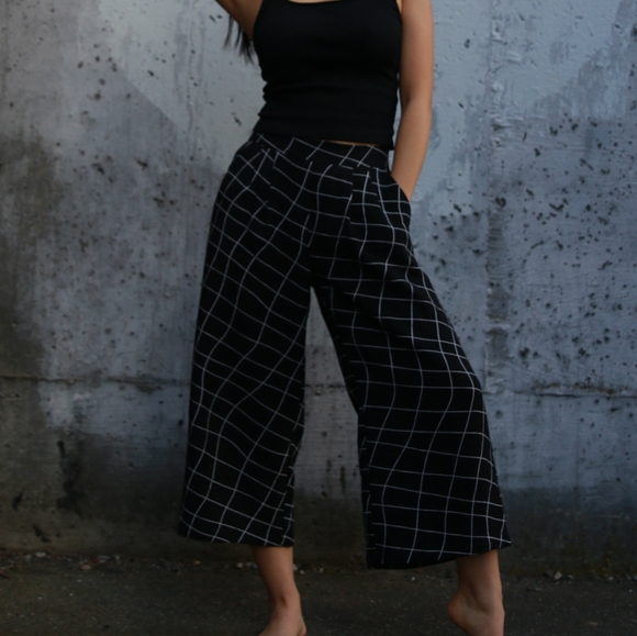 PLENTY High-waisted Culottes - size S, black/white - Picture 2 of 2